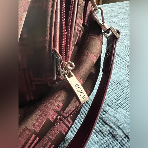 Tumi Laptop/Carry on Bag - Picture 5 of 8